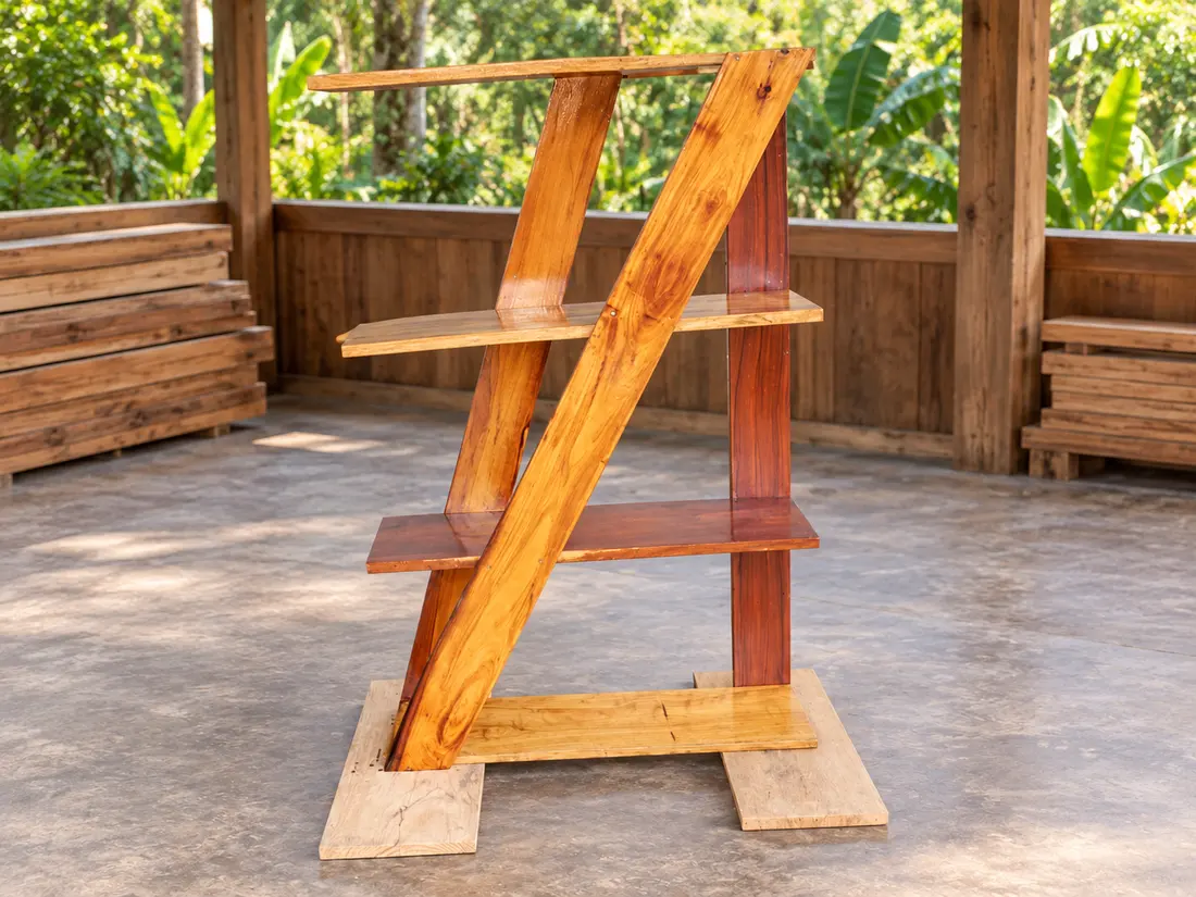 Estante de madera tipo escalera — imagen 3