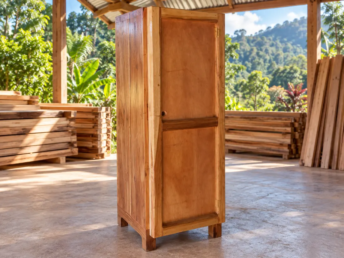 Armario vertical de madera — imagen 1