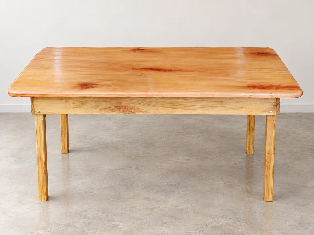 Mesa de madera de tapa ancha — imagen 3